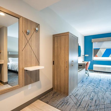 Holiday Inn Express & Suites Charlottesville By Ihg Εξωτερικό φωτογραφία