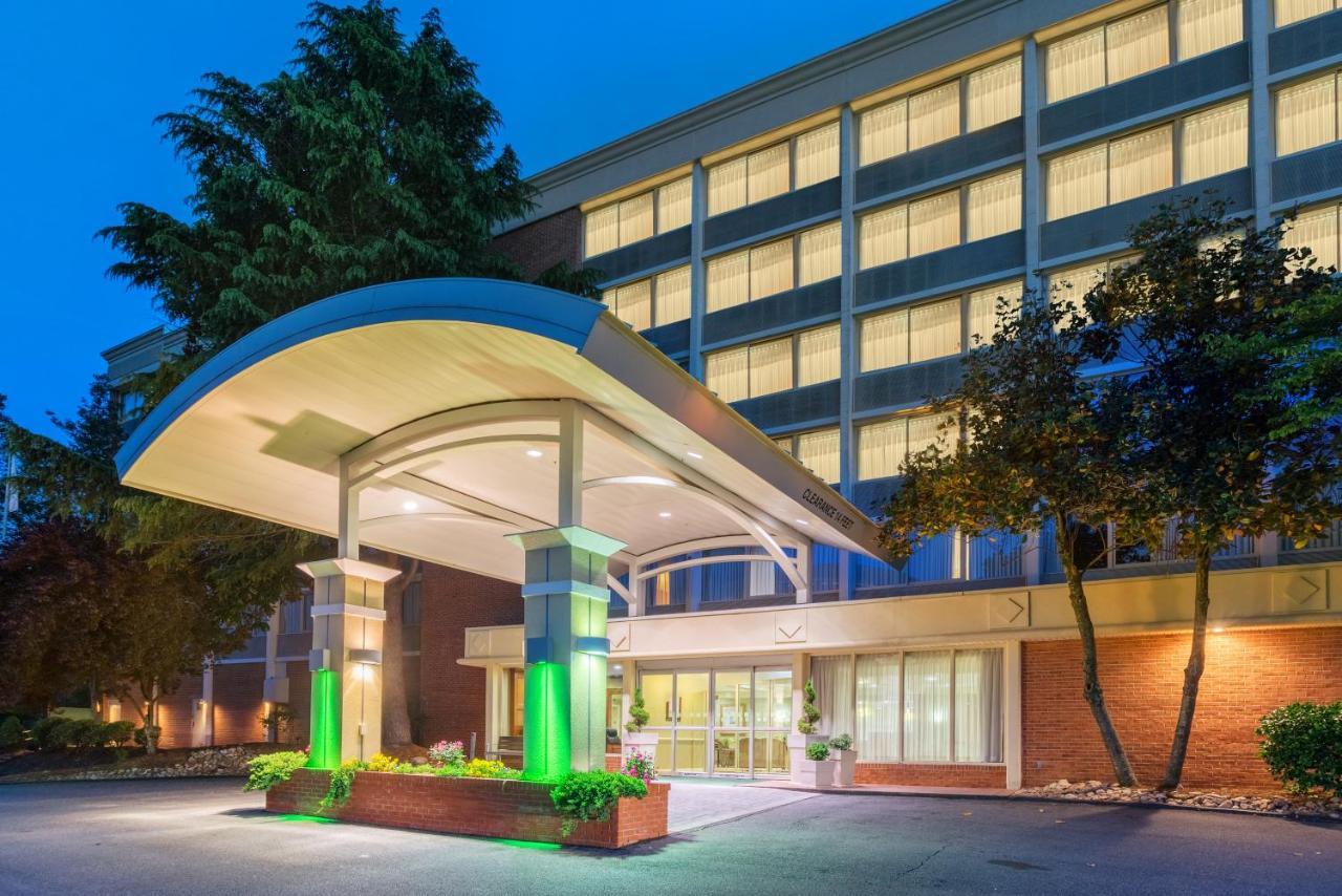 Holiday Inn Express & Suites Charlottesville By Ihg Εξωτερικό φωτογραφία