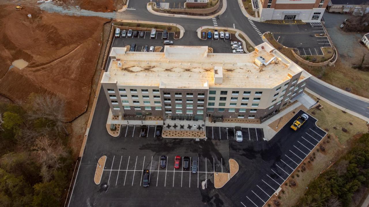 Holiday Inn Express & Suites Charlottesville By Ihg Εξωτερικό φωτογραφία