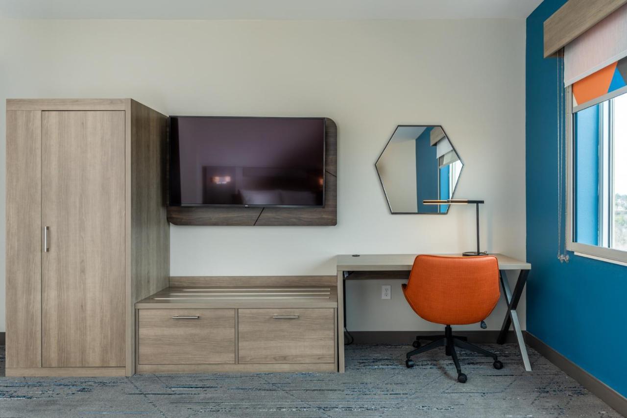 Holiday Inn Express & Suites Charlottesville By Ihg Εξωτερικό φωτογραφία