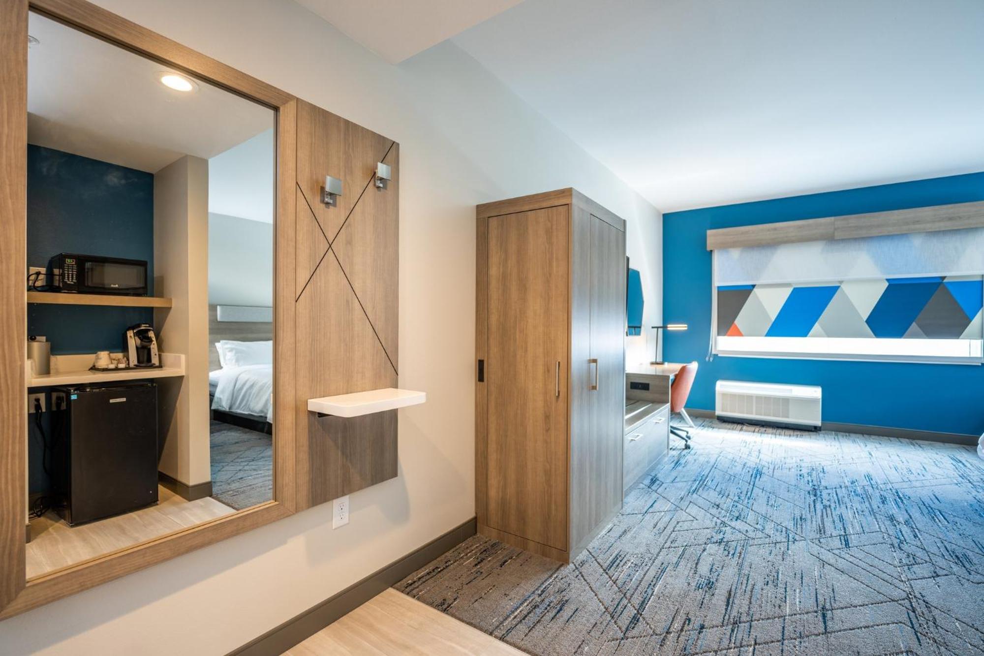 Holiday Inn Express & Suites Charlottesville By Ihg Εξωτερικό φωτογραφία